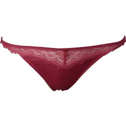 Triumph Sensual Passion Γυναικείο Sexy String με Δαντέλα Μπορντό 10081825-00NW