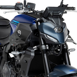ΠΛΑΪΝΑ SPOILERS CARBON LOOK D12 ΓΙΑ YAMAHA MT-07 / MT-07 Y-AMT '25 22416C | PUIG