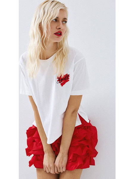 T-shirt με κέντημα