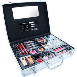 2K Beauty Unlimited Train Case Make up Palette 63.2gr
