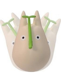 Semic Studio My Neighbor Totoro with Leaf 8cm