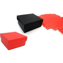 ΧΑΡΤΙΝΟ ΚΟΥΤΙ ME KAΠΑΚΙ 13cm x 13cm x 6cm 0402235 - ΚΟΚΚΙΝΟ