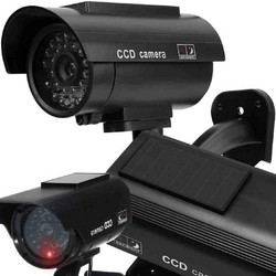 Dummy Camera Bullet Ψεύτικη Κάμερα Ασφαλείας με Κόκκινο LED & Ηλιακό Πάνελ Μαύρη