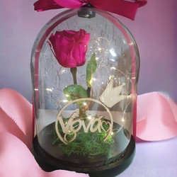 Γυάλα 25cm με forever rose και ξύλινο διακοσμητικό ΄΄νονά΄΄