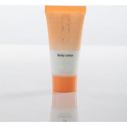 Body lotion σε σωληνάριο VELVIA - MADI Body Lotion σε σωληνάριο: 30 ml Madi