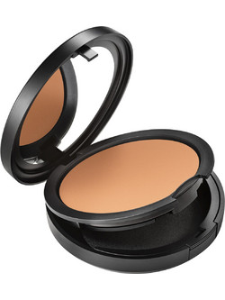 M·A·C Studio Fix Powder Plus NW22 Compact Foundation 12gr