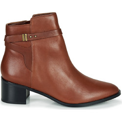 Clarks Γυναικεία Μποτάκια Αστραγάλου Δερμάτινα Καφέ με Χοντρό Χαμηλό Τακούνι 26145642