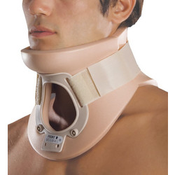 Anatomic Help Ρυθμιζόμενο Κολάρο Αυχένα Σκληρό με Οπή και Υποσιαγώνιο 0404