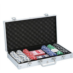 Σετ 300 Μάρκες Poker σε Βαλίτσα με 2 Τράπουλες 5200005703202