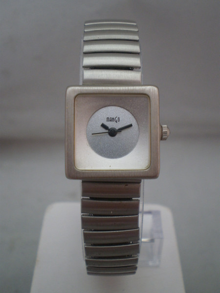 Mango Stainless Steel Γυναικείο Ρολόι με Ασημί Μεταλλικό Μπρασελέ M9503