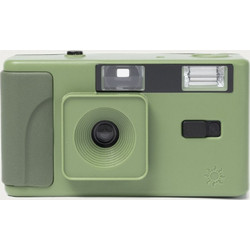 Long Weekend Film 35mm Moss