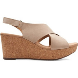 Clarks Annadel Eirwyn Ανατομικές Καλοκαιρινές Γυναικείες Πλατφόρμες Ψηλές Μπεζ 26124873