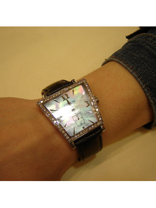 Γυναικείο ρολόι CORUM Trapeze με διαμάντια & δερμάτινο λουρί