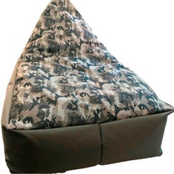 ΠΟΥΦ ΤΡΙΓΩΝΟ κωδικος 0704-0535 Διαστάσεις: 150x100x(35-75Y)