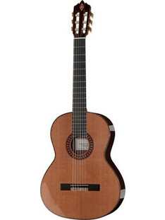 Amalio Burguet Vanessa Cedar with Case