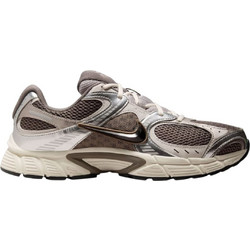 Nike V5 RNR Γυναικεία Sneakers Καφέ HQ7901-602