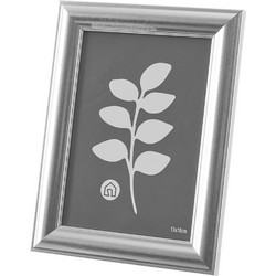 Κορνίζα με διαστάσεις 13x18cm σε ασημί χρώμα