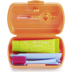 Curaprox Travel Kit Οδοντόβουρτσα + Οδοντόκρεμα 10ml + Μεσοδόντια Βουρτσάκια 2τμχ Πορτοκαλί