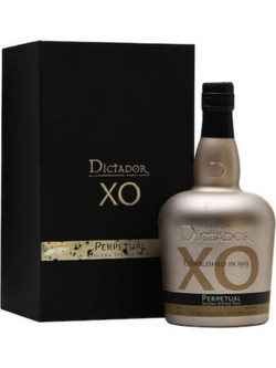Dictador XO Μαύρο Ρούμι 40% 700ml