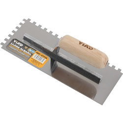 Σπάτουλα Οδοντωτή 28x12cm με Ξύλινη Λαβή YiAD 57036