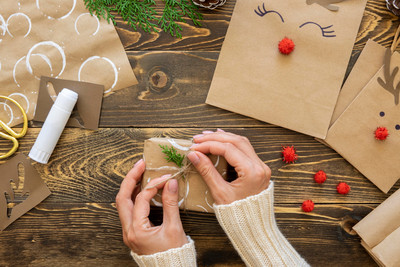 Χριστουγεννιάτικη μαγεία με DIY κατασκευές: Πώς να διακοσμήσεις το σπίτι σου