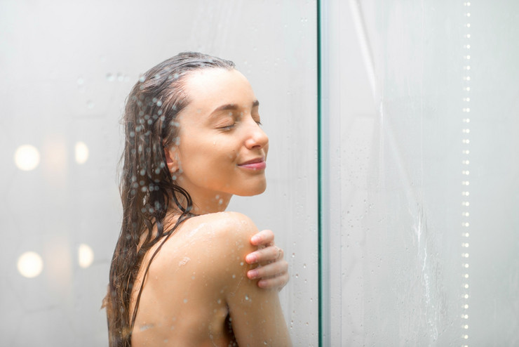 The after-beach shower: Η απόλυτη ιεροτελεστία αναζωογόνησης μετά την παραλία