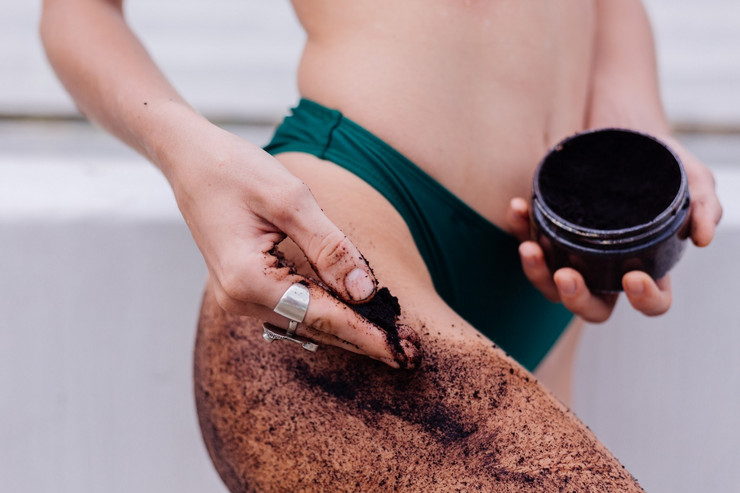 The after-beach shower: Η απόλυτη ιεροτελεστία αναζωογόνησης μετά την παραλία