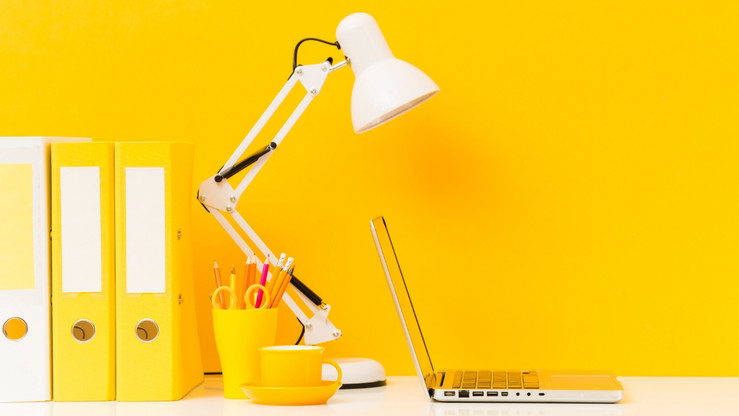 Home office glow-up: Τα 7+1 must-have προϊόντα που θα «απογειώσουν» την παραγωγικότητά σου!
