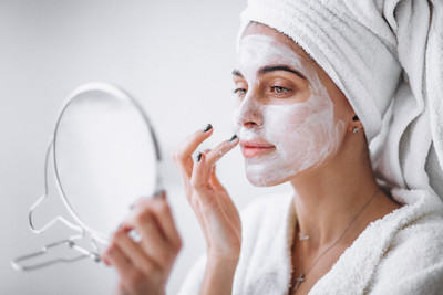 Glow up... από την κουζίνα σου: Οι DIY μάσκες προσώπου για άμεση αναζωογόνηση