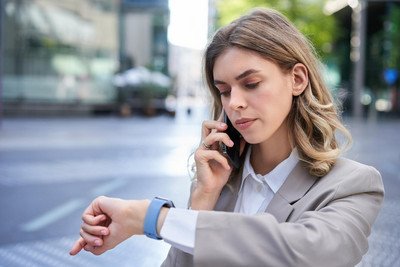 Smartwatch vs. κλασικό ρολόι: Τι να διαλέξεις;