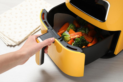 Πόσα λίτρα χρειάζεσαι στο air fryer για 2, 4, 5 ή και περισσότερα άτομα;
