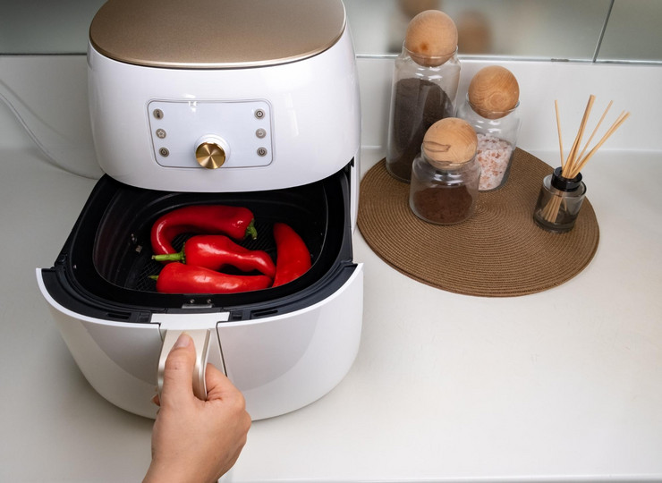 Πόσα λίτρα χρειάζεσαι στο air fryer για 2, 4, 5 ή και περισσότερα άτομα;