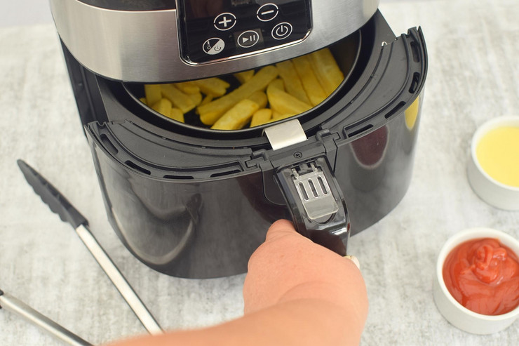Πόσα λίτρα χρειάζεσαι στο air fryer για 2, 4, 5 ή και περισσότερα άτομα;
