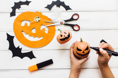 Φτιάξε DIY Halloween κατασκευές με ανακυκλώσιμα υλικά