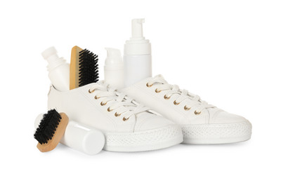 Καθαρισμός Sneakers: Φρόντισέ τα σωστά για να δείχνουν πάντα σαν καινούρια